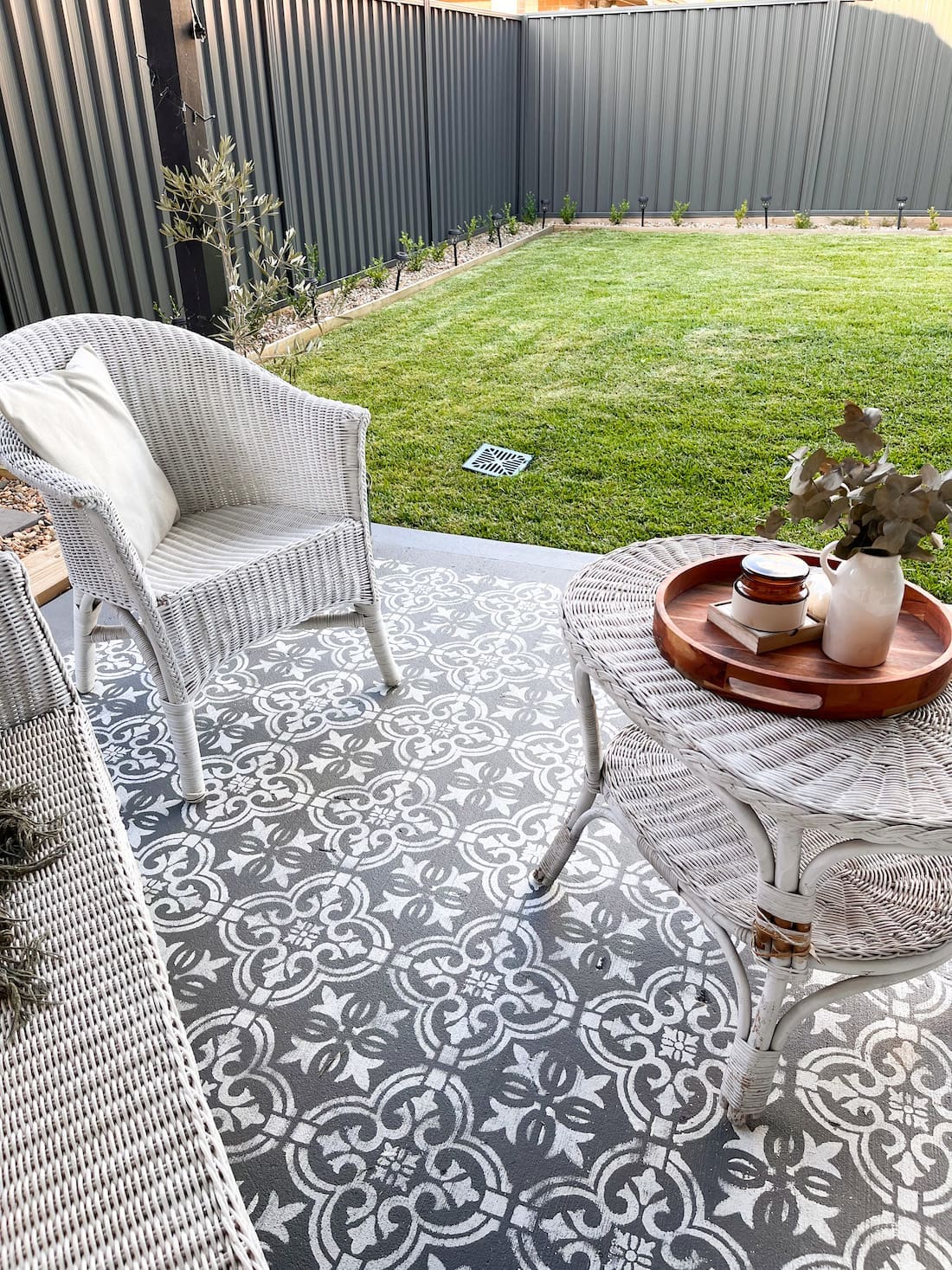 alfresco cement detailing _ easy budget alfresco makeover