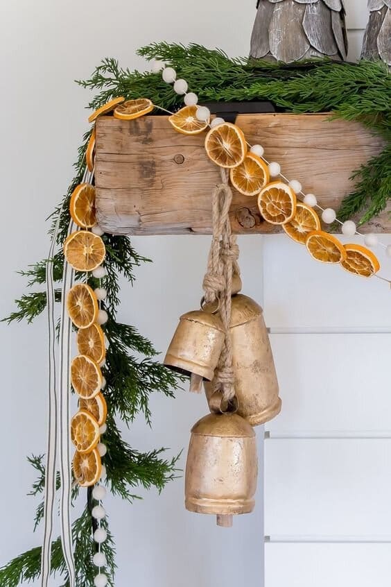 Entryway_wellessential_Decorating your entry for Christmas