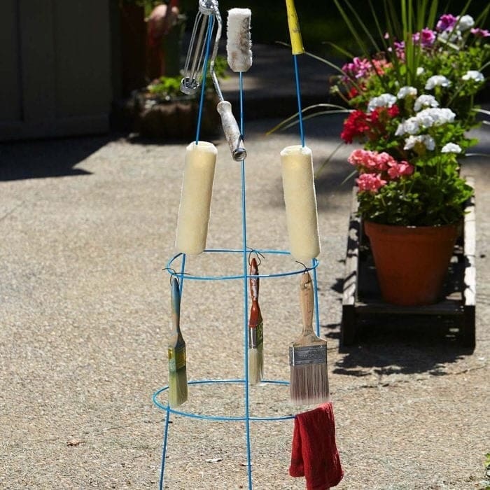 Family Handyman paint brush drying hack