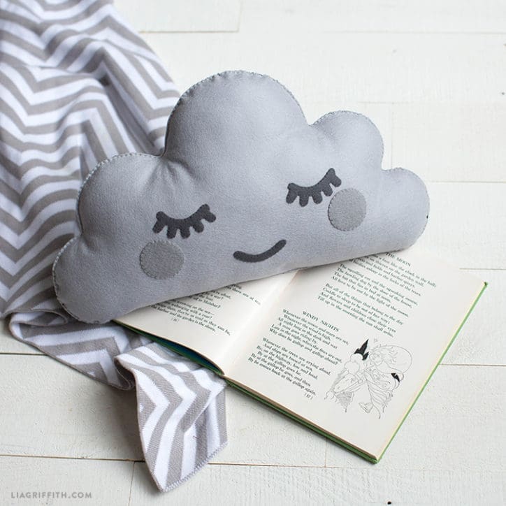 Felt cloud cushion