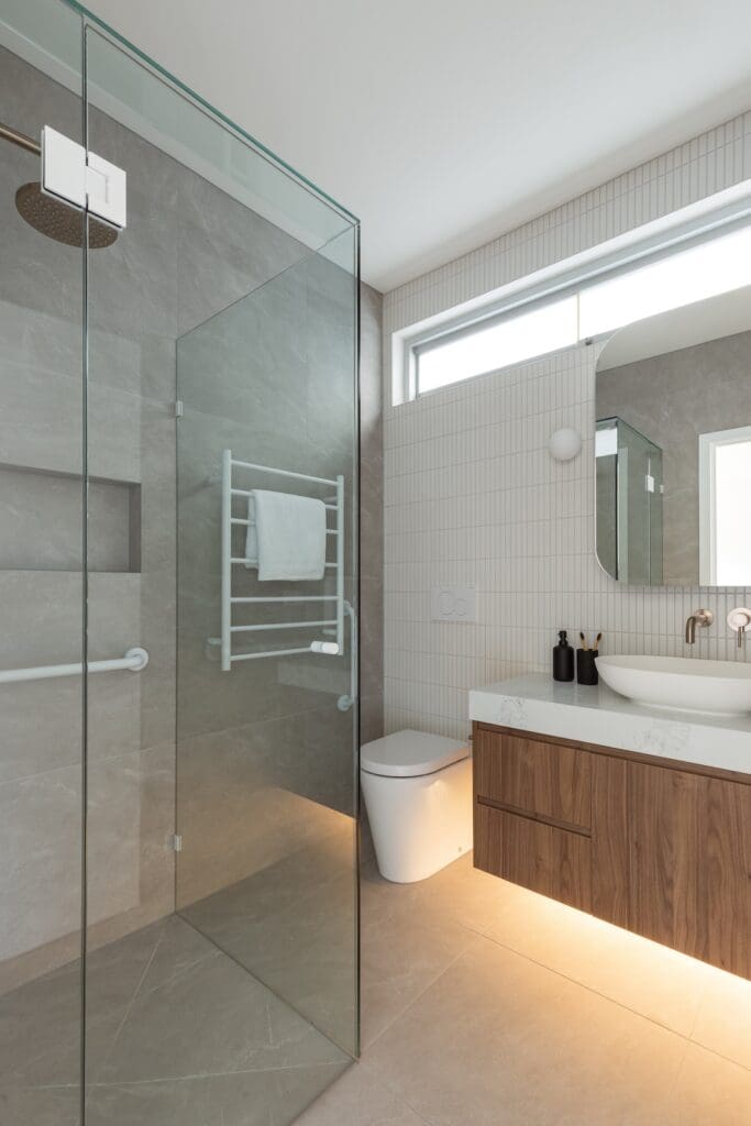 Glass shower