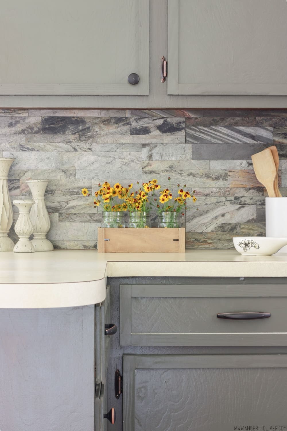 Grey kitchen marble splashback _ weekend renovation ideas