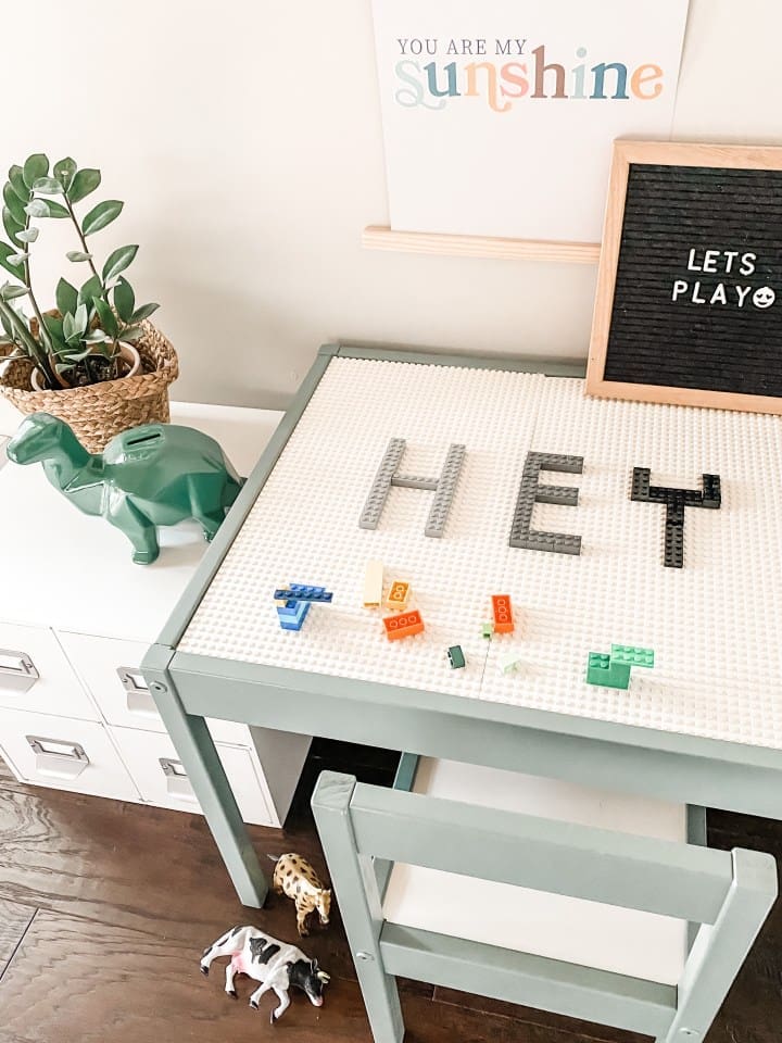 Lego mat table