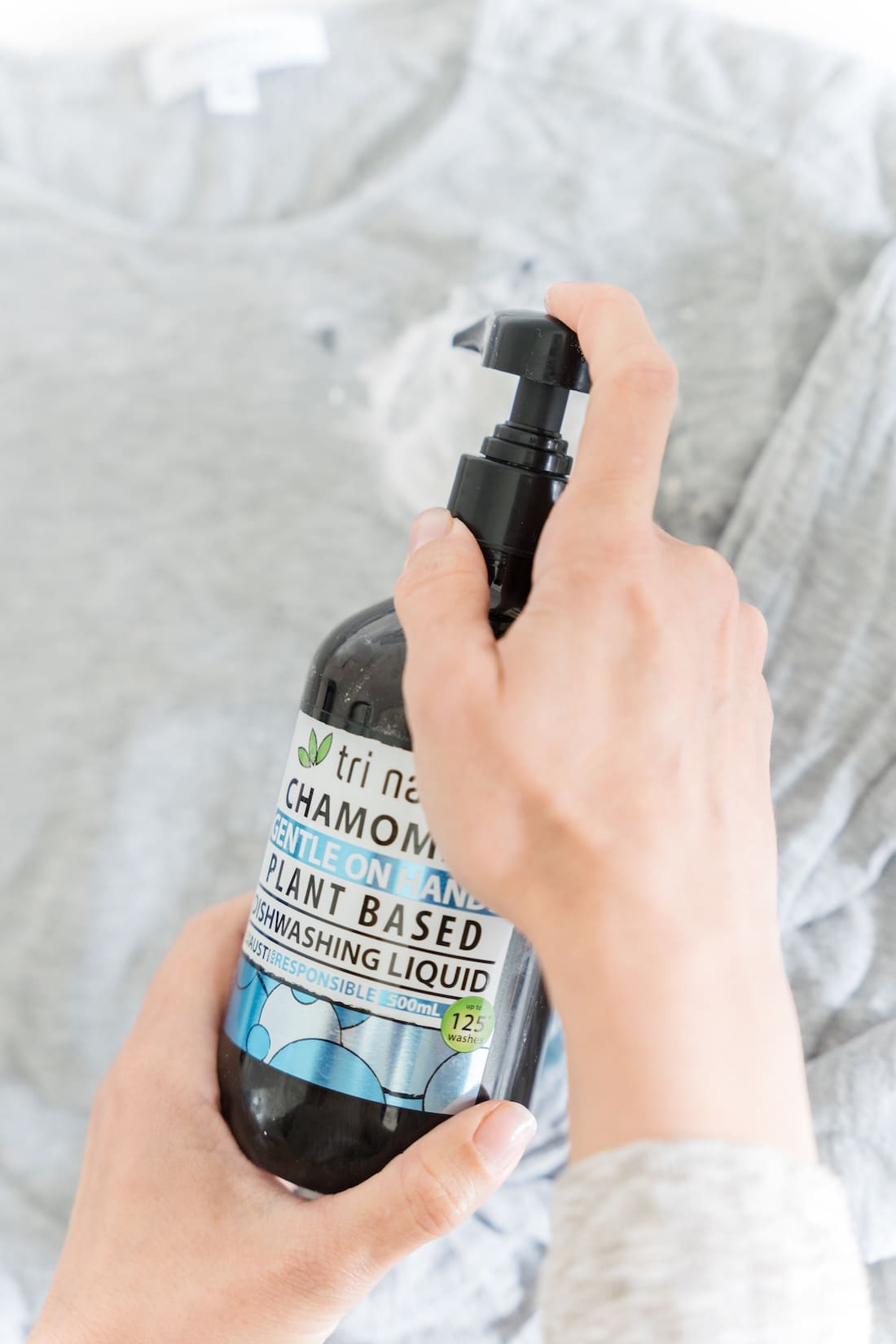 How to remove oil stains from fabric