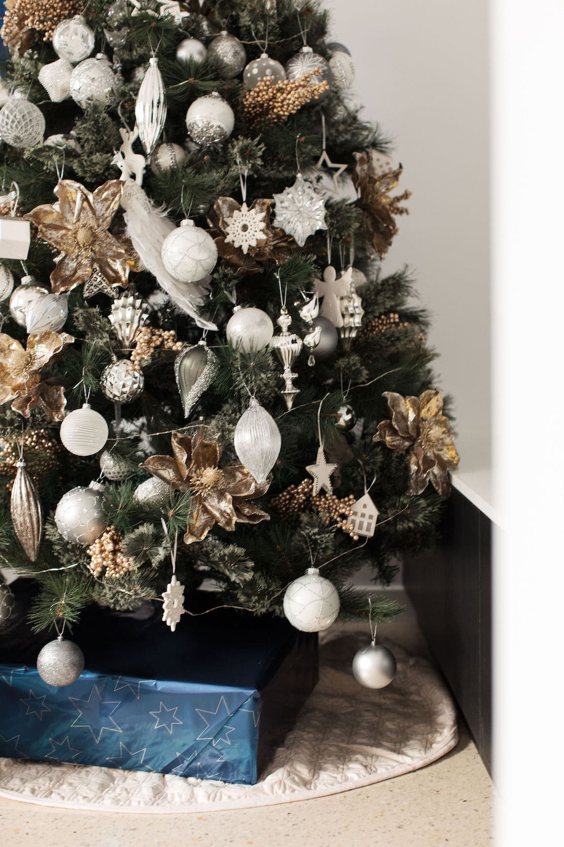 Tree skirt